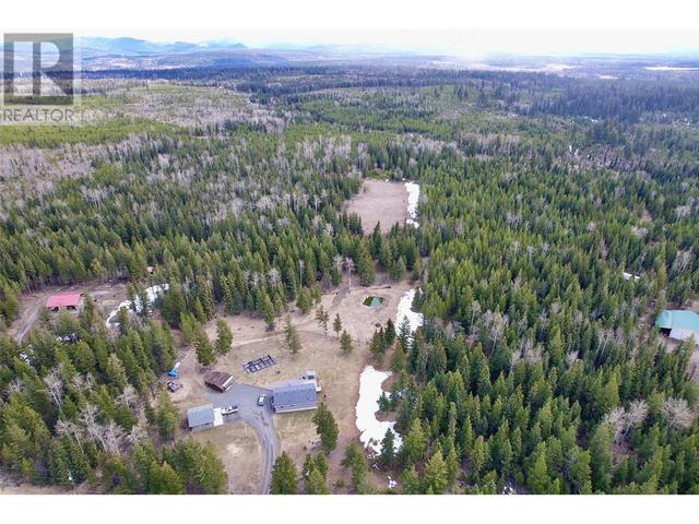 6823 Fricke Road, House detached with 2 bedrooms, 2 bathrooms and null parking in Cariboo L BC | Image 24