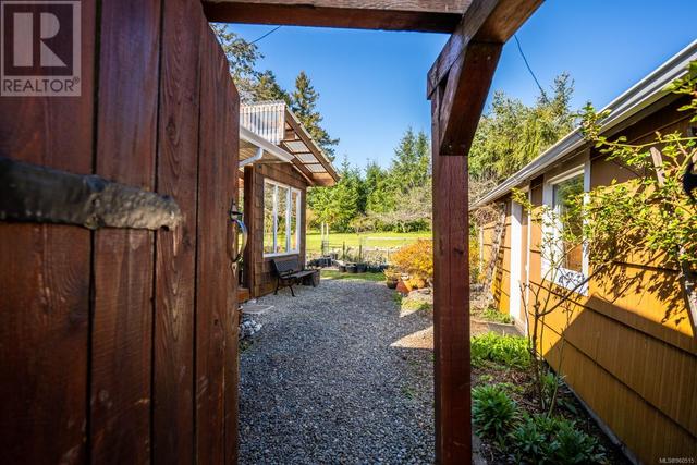 1760 Robb Ave, House detached with 3 bedrooms, 2 bathrooms and 4 parking in Comox BC | Image 32