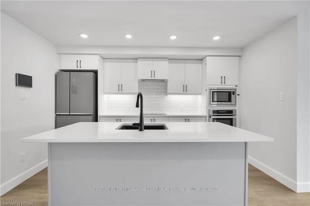 114 - 2082 Lumen Dr, Townhouse with 2 bedrooms, 3 bathrooms and 1 parking in London ON | Image 35