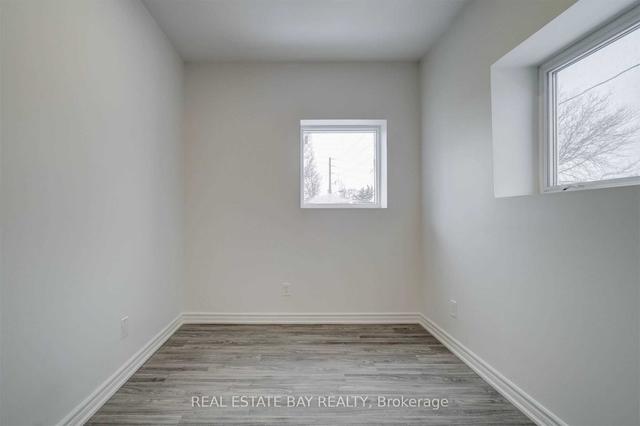 032 - 63 Scarlett Rd, House detached with 1 bedrooms, 1 bathrooms and 0 parking in Toronto ON | Image 11