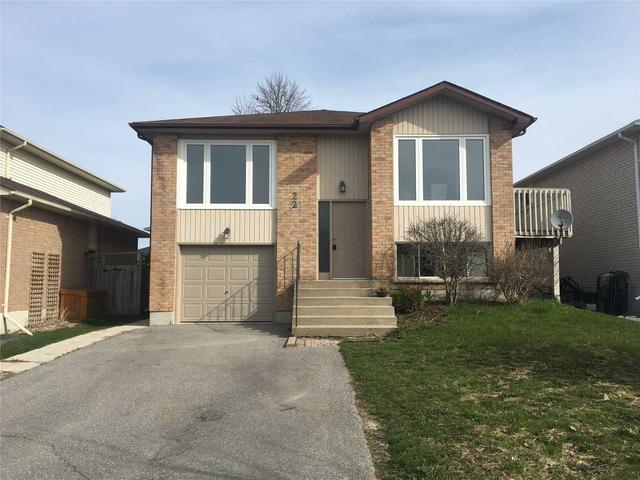 22 Dunkin Ave, House detached with 3 bedrooms, 2 bathrooms and 5 parking in Clarington ON | Image 1