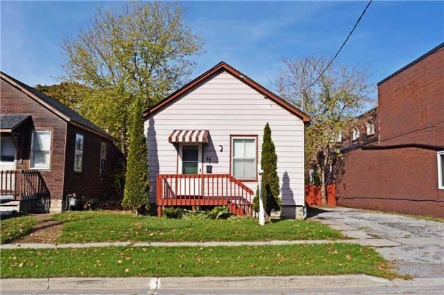 86 Wolfe St, House detached with 2 bedrooms, 1 bathrooms and 4 parking in Oshawa ON | Image 1