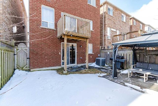 23 Vessel Cres, House detached with 3 bedrooms, 3 bathrooms and 3 parking in Toronto ON | Image 35