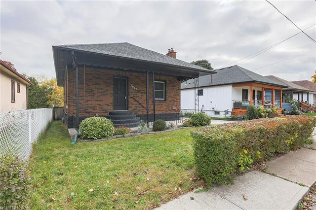 3952 St. Peter Avenue, House detached with 4 bedrooms, 2 bathrooms and 5 parking in Niagara Falls ON | Image 12