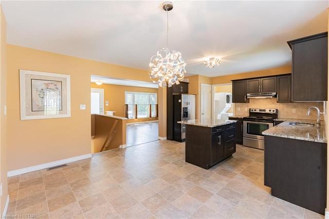 6782 East Parkway Drive, House detached with 5 bedrooms, 2 bathrooms and 16 parking in Lambton Shores ON | Image 23