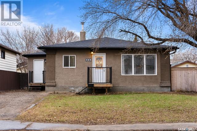 366 Halifax Street, House detached with 2 bedrooms, 1 bathrooms and null parking in Regina SK | Image 2
