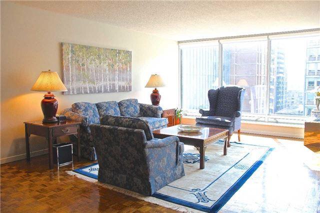 1002 - 110 Bloor St W, Condo with 1 bedrooms, 1 bathrooms and 1 parking in Toronto ON | Image 3