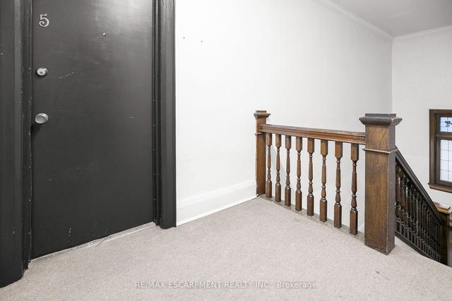 5 - 312 Aberdeen Ave, Condo with 2 bedrooms, 1 bathrooms and 0 parking in Hamilton ON | Image 4