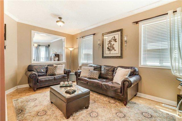 81 Via Carmine Ave, House detached with 4 bedrooms, 3 bathrooms and 4 parking in Vaughan ON | Image 3