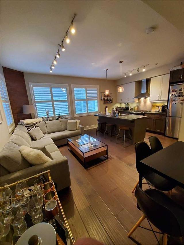 04 - 28 Madison Ave, Condo with 2 bedrooms, 2 bathrooms and 0 parking in Toronto ON | Image 1