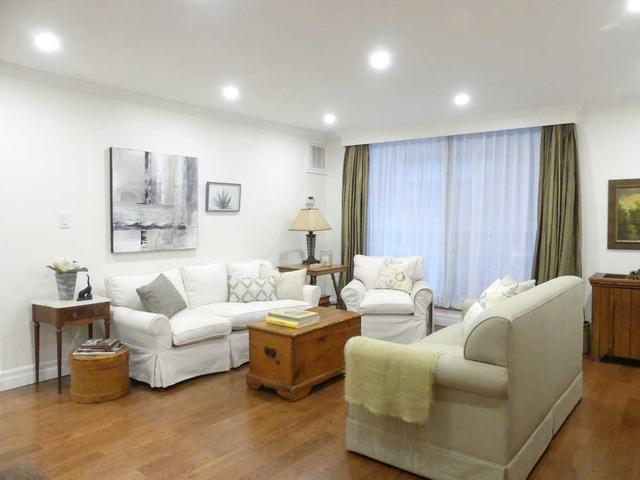 305 - 212 St George St, Condo with 1 bedrooms, 1 bathrooms and 1 parking in Toronto ON | Image 1