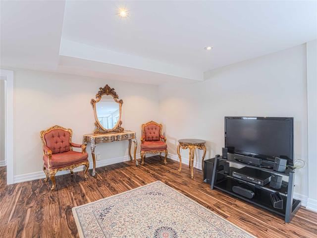208 Acton Ave, House detached with 3 bedrooms, 2 bathrooms and 6 parking in Toronto ON | Image 13