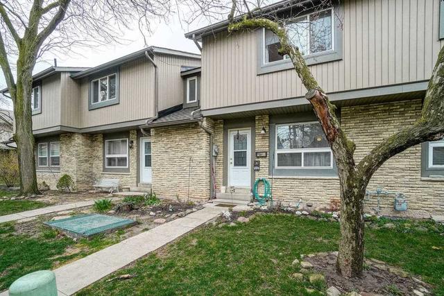 693 Woodward Ave, Townhouse with 3 bedrooms, 3 bathrooms and 1 parking in Milton ON | Image 23