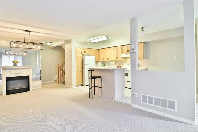 14 - 1211 Parkwest Pl, Townhouse with 2 bedrooms, 2 bathrooms and 1 parking in Mississauga ON | Image 3