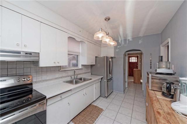 132 Alameda Ave, House detached with 3 bedrooms, 2 bathrooms and 3 parking in Toronto ON | Image 9