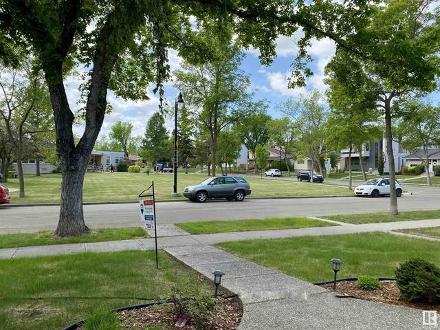 14328 97a Av Nw, House detached with 5 bedrooms, 2 bathrooms and 4 parking in Edmonton AB | Image 3