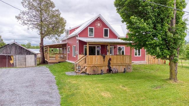 9438 Highway 38 Road, House detached with 3 bedrooms, 1 bathrooms and 3 parking in Central Frontenac ON | Image 3