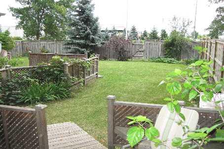 20 Glenfield Cres, House detached with 3 bedrooms, 2 bathrooms and 4 parking in Brampton ON | Image 9
