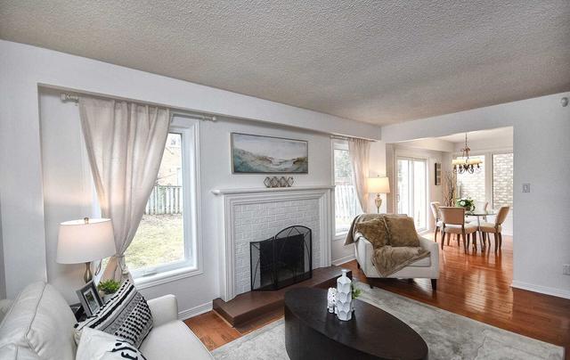 48 Tanjo Crt, House detached with 4 bedrooms, 4 bathrooms and 6 parking in Vaughan ON | Image 2