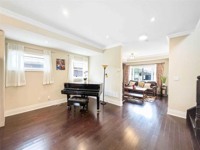 63 Princemere Cres, House detached with 3 bedrooms, 4 bathrooms and 5 parking in Toronto ON | Image 2