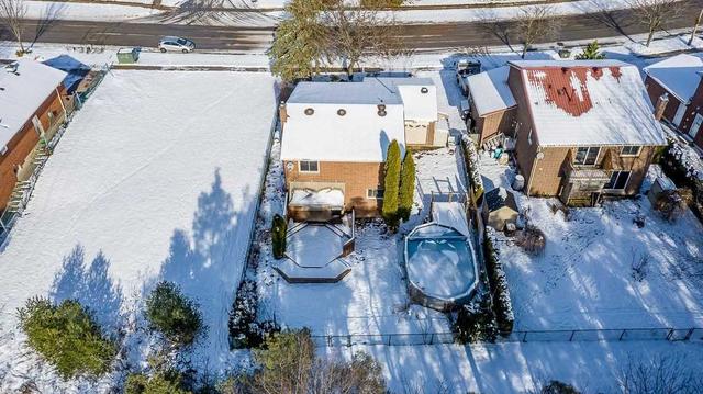 76 Lillian Cres, House detached with 3 bedrooms, 2 bathrooms and 4 parking in Barrie ON | Image 26