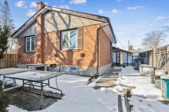 3 Meath Rd, House detached with 3 bedrooms, 2 bathrooms and 5 parking in Toronto ON | Image 3