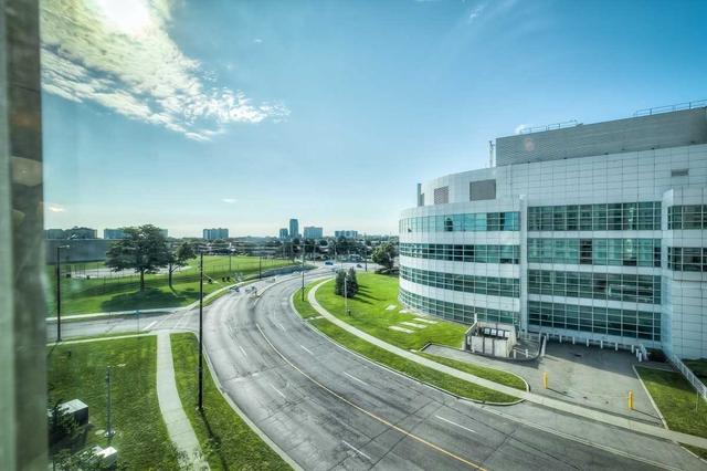 606 - 1 Lee Centre Dr, Condo with 2 bedrooms, 2 bathrooms and 1 parking in Toronto ON | Image 19