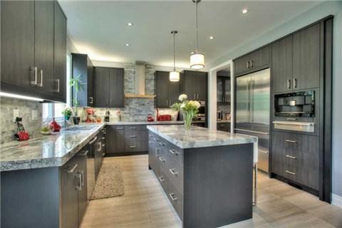 121 Royal West Dr, House detached with 4 bedrooms, 4 bathrooms and 4 parking in Brampton ON | Image 5