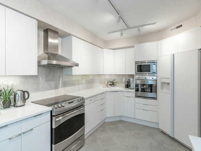 1003 - 240 Heath St W, Condo with 2 bedrooms, 2 bathrooms and 2 parking in Toronto ON | Image 8
