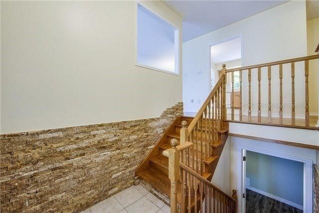 9 Cumming Dr, House detached with 2 bedrooms, 2 bathrooms and 6 parking in Barrie ON | Image 5