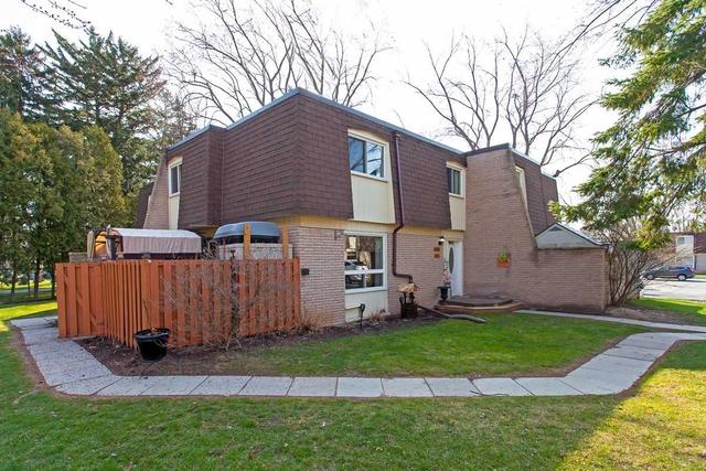 4 - 681 Francis Rd, Townhouse with 3 bedrooms, 2 bathrooms and 2 parking in Burlington ON | Image 1