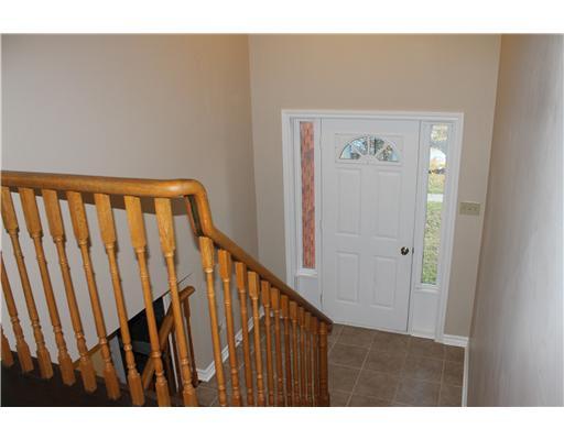 80 Browning Tr, House detached with 3 bedrooms, 3 bathrooms and null parking in Barrie ON | Image 3