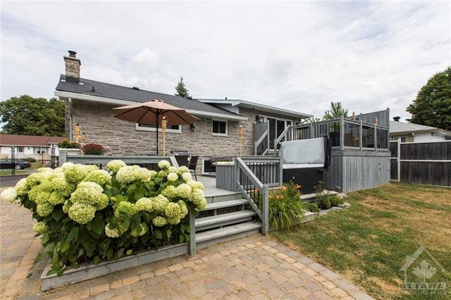 28 Appleford Street, House detached with 2 bedrooms, 2 bathrooms and 6 parking in Ottawa ON | Image 24