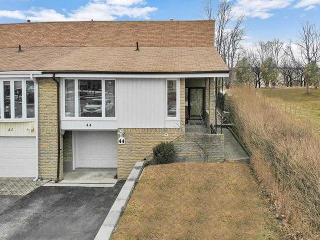 44 Falconer Dr, House semidetached with 3 bedrooms, 2 bathrooms and 3 parking in Mississauga ON | Image 33