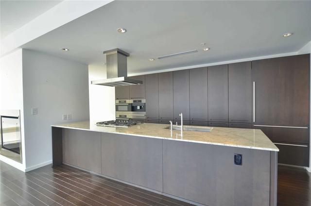 2001 - 180 University Ave, Condo with 2 bedrooms, 3 bathrooms and 1 parking in Toronto ON | Image 15