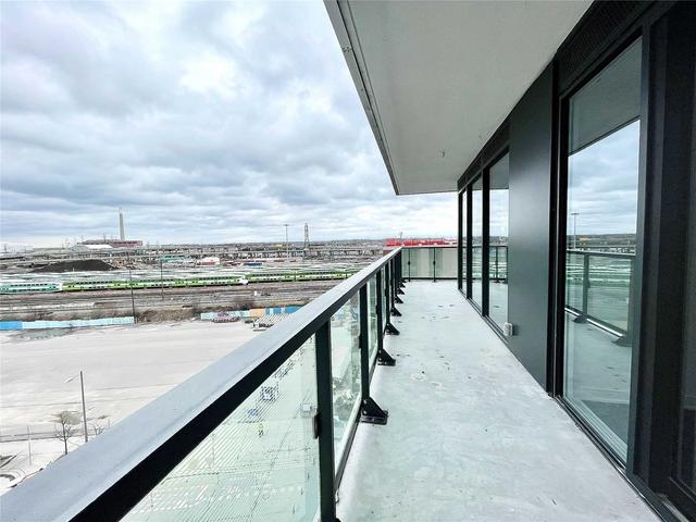 s805 - 180 Mill St, Condo with 3 bedrooms, 2 bathrooms and 1 parking in Toronto ON | Image 13