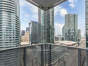 2303 - 10 York St W, Condo with 2 bedrooms, 2 bathrooms and 1 parking in Toronto ON | Image 5