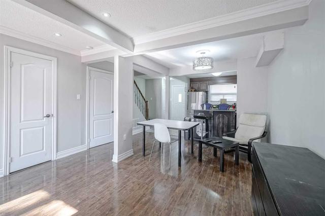18 Hillpark Tr, House detached with 3 bedrooms, 4 bathrooms and 2 parking in Brampton ON | Image 6