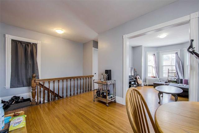 215 Queen St S, House detached with 2 bedrooms, 2 bathrooms and 3 parking in Hamilton ON | Image 10