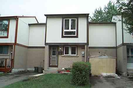 29 Jacobs Sq, House attached with 3 bedrooms, 2 bathrooms and 3 parking in Brampton ON | Image 1