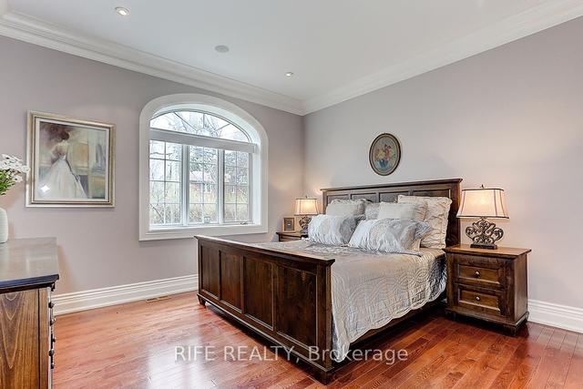 32 Grangemill Cres, House detached with 3 bedrooms, 4 bathrooms and 4 parking in Toronto ON | Image 14