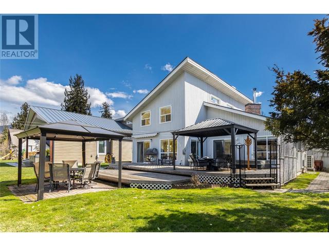1413 Silver Sands Road, House detached with 3 bedrooms, 2 bathrooms and 1 parking in Sicamous BC | Image 41