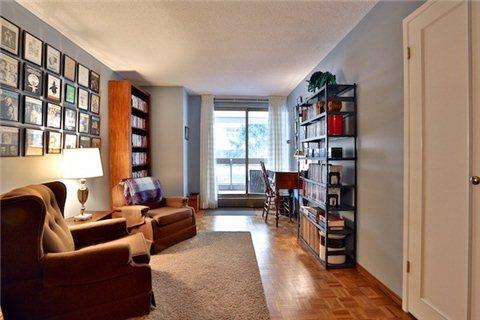 404 - 61 St Clair Ave W, Condo with 2 bedrooms, 2 bathrooms and 1 parking in Toronto ON | Image 11