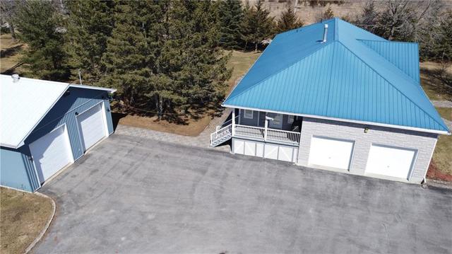 3805 Big Rideau Lake Road, House detached with 3 bedrooms, 2 bathrooms and 14 parking in Rideau Lakes ON | Image 2