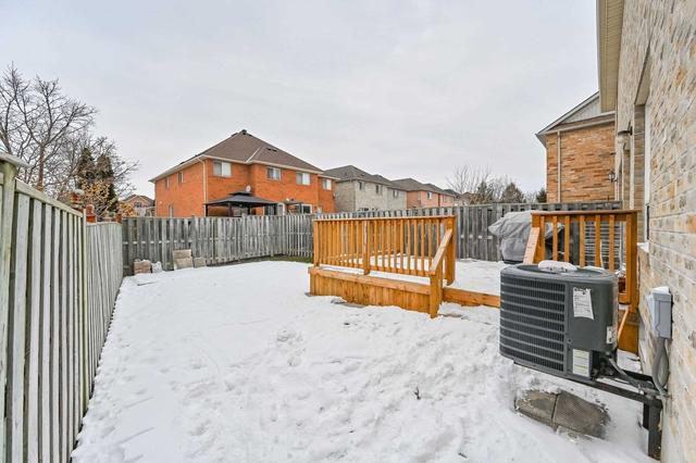 7114 Magistrate Terr, House semidetached with 3 bedrooms, 4 bathrooms and 4 parking in Mississauga ON | Image 32