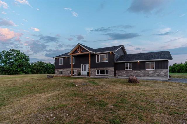 3537 Greenfield Road, House detached with 3 bedrooms, 2 bathrooms and 10 parking in South Frontenac ON | Image 2