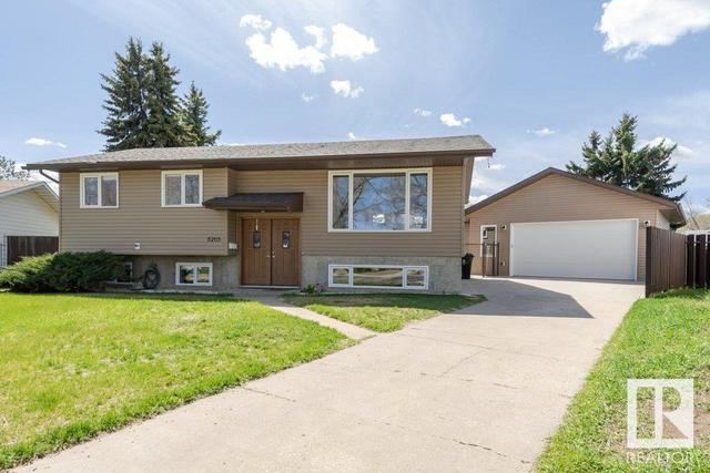 8205 95a Av, House detached with 4 bedrooms, 2 bathrooms and 6 parking in Fort Saskatchewan AB | Image 1