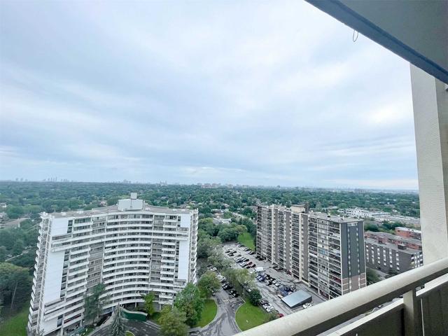 2206 - 330 Dixon Rd, Condo with 2 bedrooms, 1 bathrooms and 1 parking in Toronto ON | Image 13
