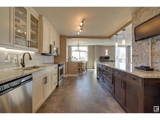 1104 - 11710 100 Av Nw, Condo with 2 bedrooms, 1 bathrooms and 1 parking in Edmonton AB | Image 15