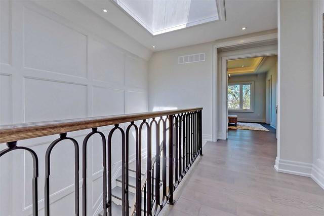176 Caribou Rd, House detached with 4 bedrooms, 5 bathrooms and 7 parking in Toronto ON | Image 8